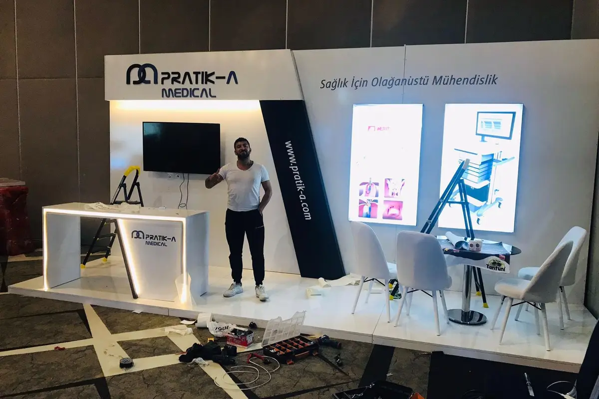 Pratik-A Medical için kompakt medikal ürün fuar standı