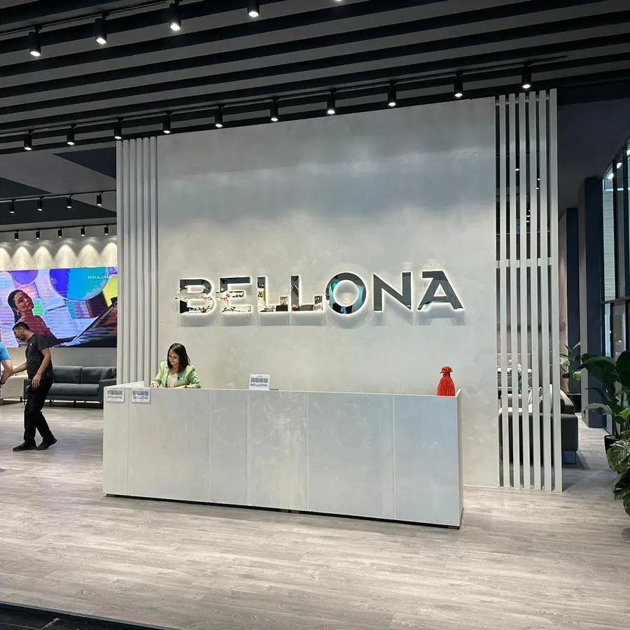 Bellona standında modern lounge ve ürün sergileme alanı